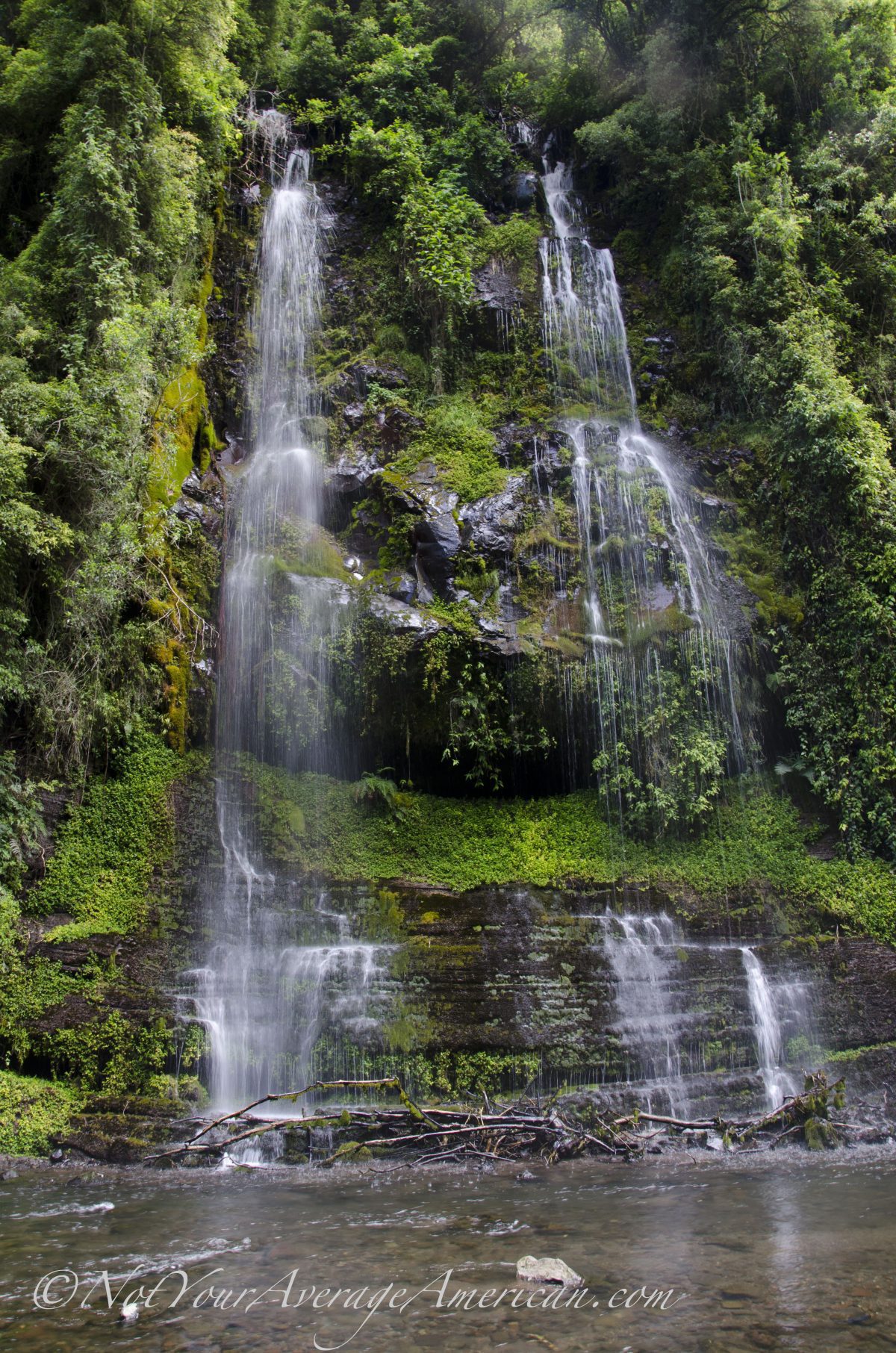 Dripping Water, Cascada Condor Machay, Ecuador