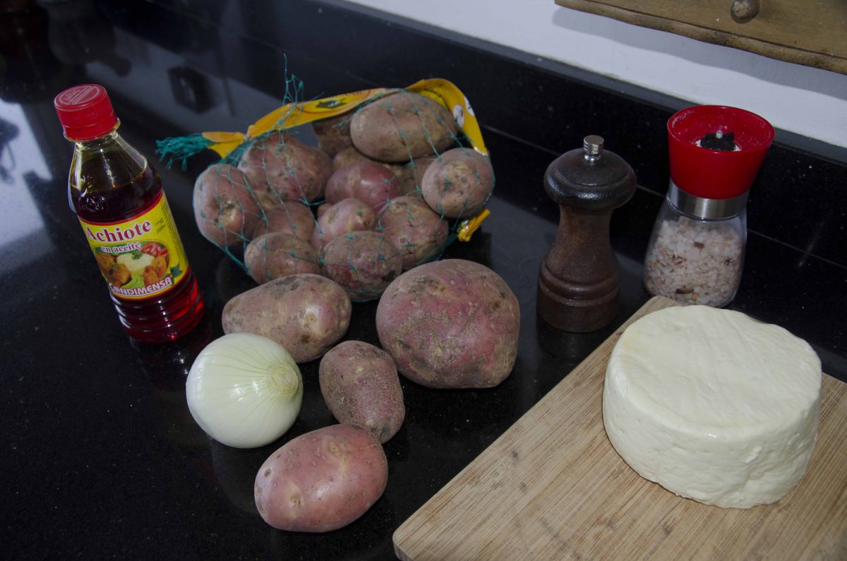 Ingredients for Llapingachos | ©Angela Drake