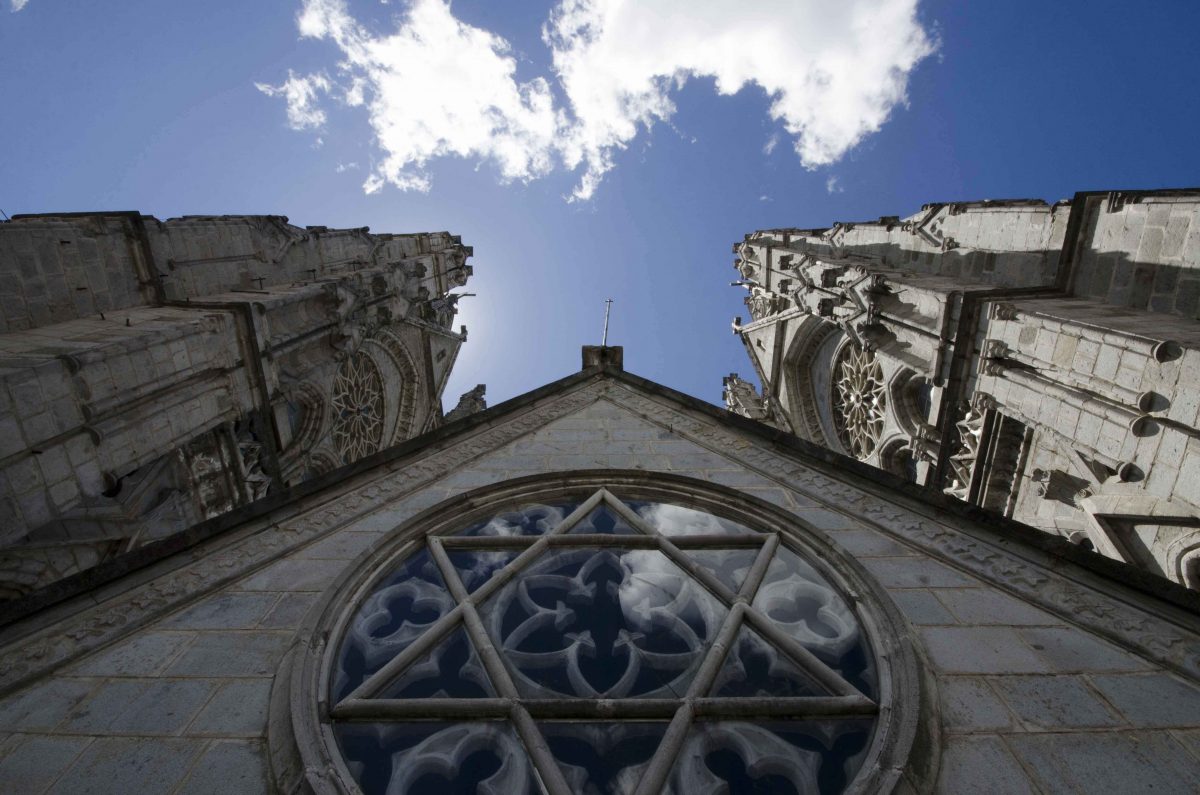 Standing directly under the two towers, Basilica del Voto Nacional, Quito, Ecuador | ©Angela Drake