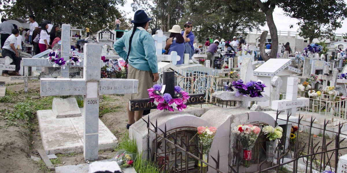 Día de los Difuntos, Calderón Cemetery, Quito, Ecuador | ©Angela Drake