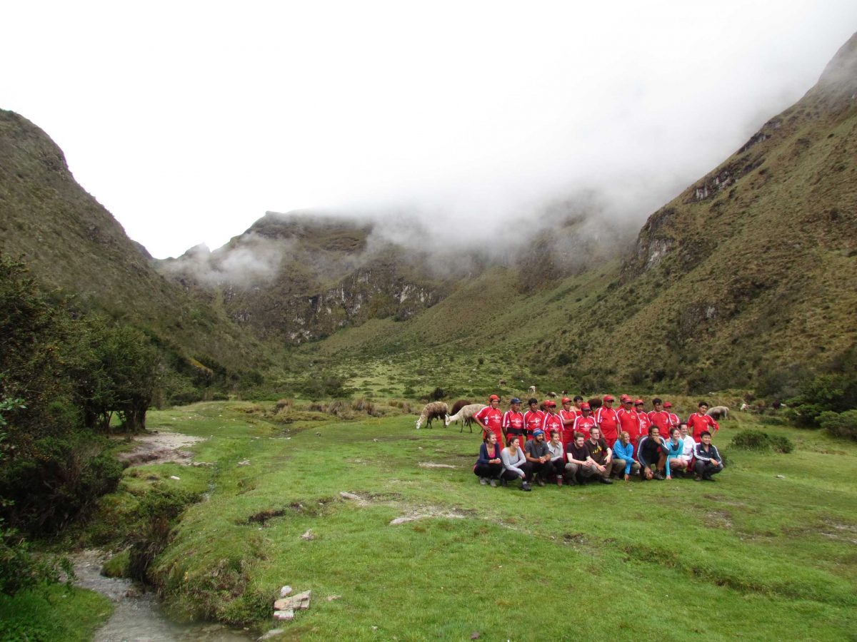 A hiking group with their porters at Llulluchampa, Inca Trail, Peru | ©Angela Drake