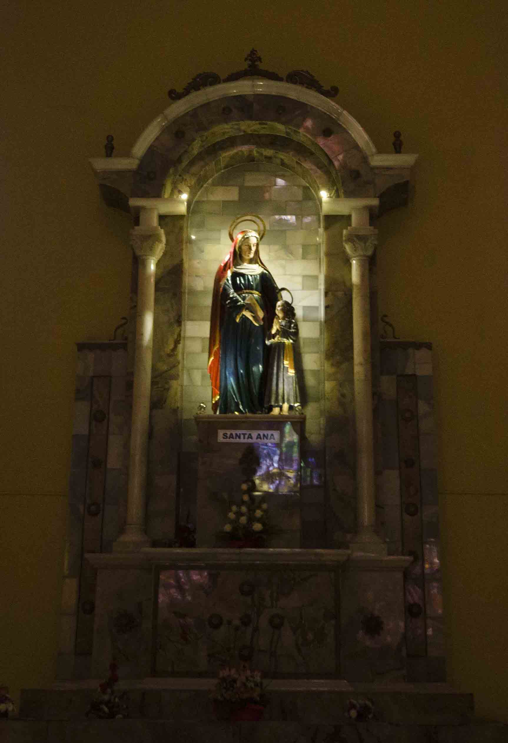 The Virgin Mary, the New Cathedral, Cuenca, Ecuador