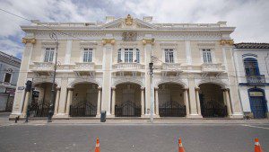 HIstoric Building at Parque Maldenado, Riobamba