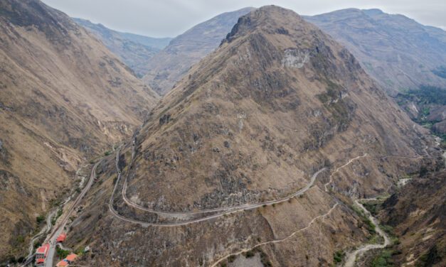 Alausí Welcomes Back the Nariz del Diablo Tourist Train