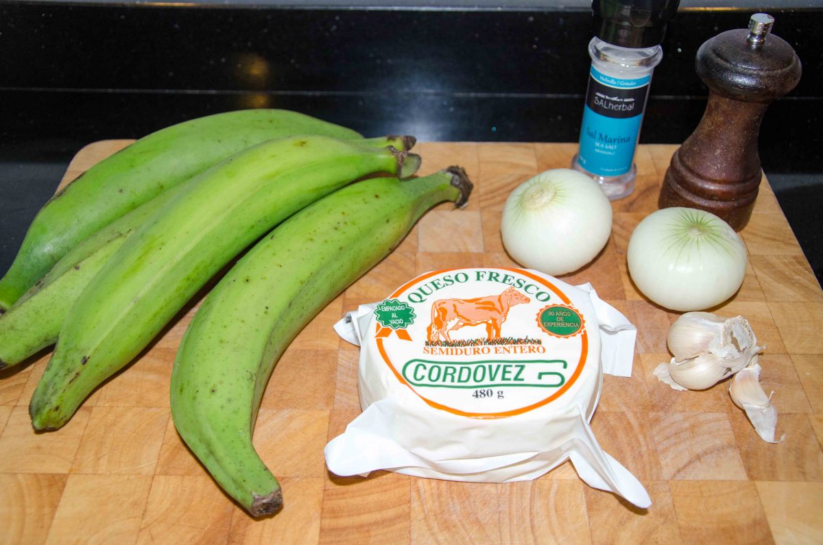 Ingredients for Bolón de Verde