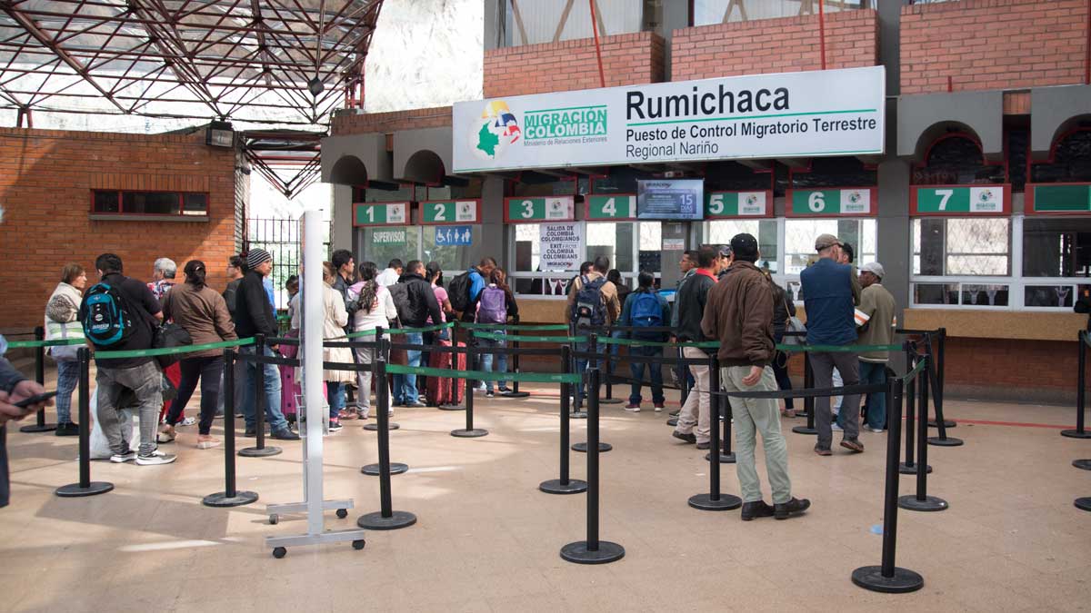 On the Colombian-side of the Rumichacha Border Crossing | ©Angela Drake