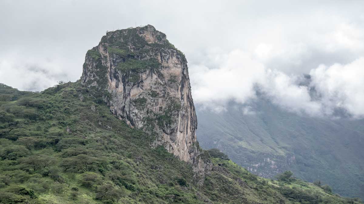 Roca de Gigatones near Giron, Ecuador | ©Angela Drake