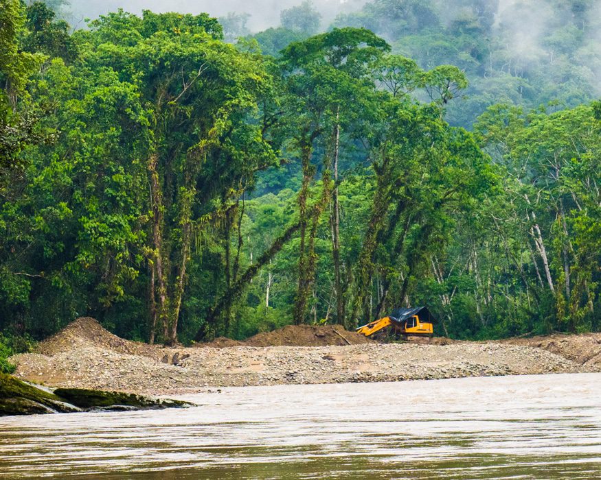 The first excavator of the river trip was an unpleasant surprise. |©Ernest Scott Drake