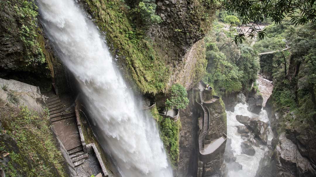 Hiking To The Devil’s Cauldron: Rio Verde, Ecuador