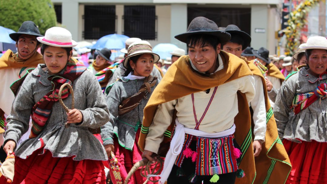 A couple dressed in typical danzen el K'ajelo costume