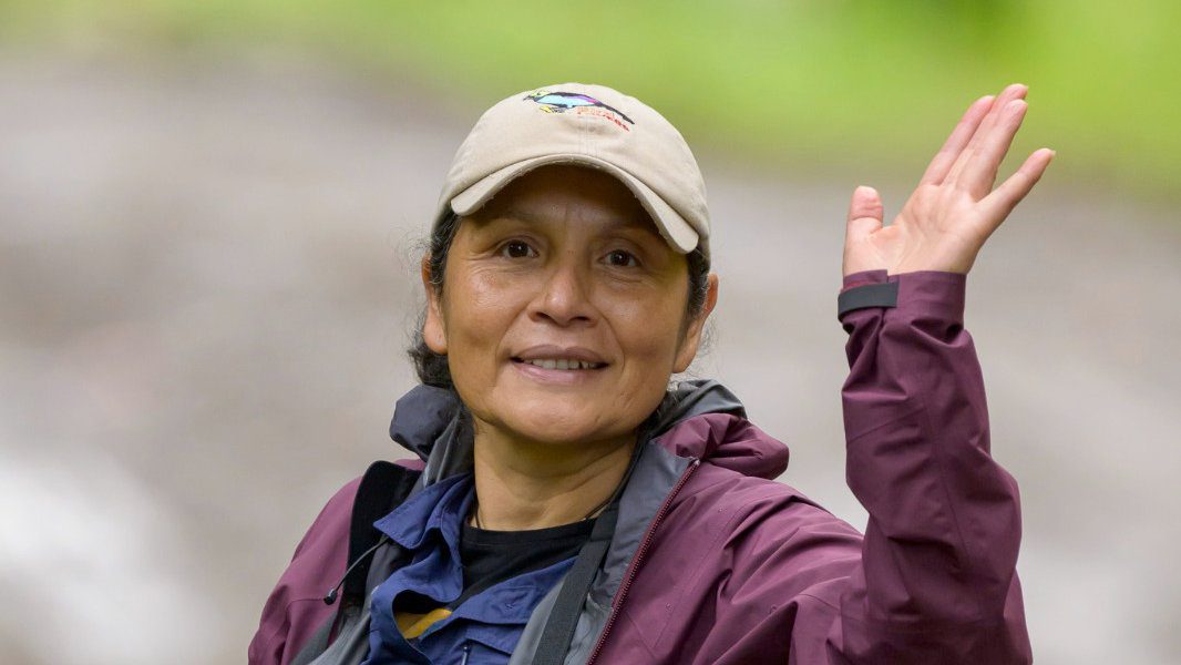 La primera mujer guía de aves de Mindo: Julia Patiño