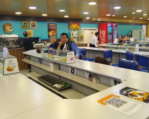 A traditional Quito cafe that looks like a 1950s diner