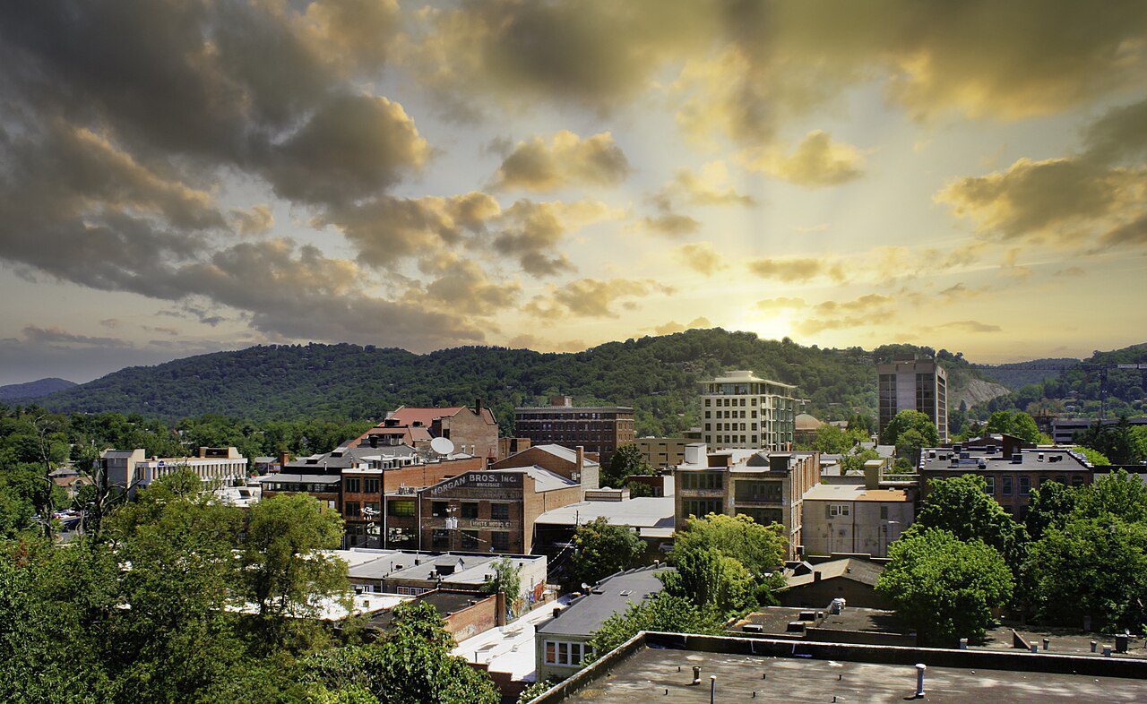 Downtown Asheville, North Carolina | Creative Commons 4.0 International License | Harrison Keely, photographer | https://commons.m.wikimedia.org/wiki/File:Downtown_Asheville,_North_Carolina_01.jpg 